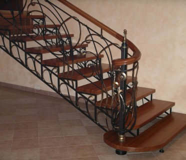 Кованая лестница КЛ06