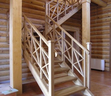 Деревянная лестница ДЛД14